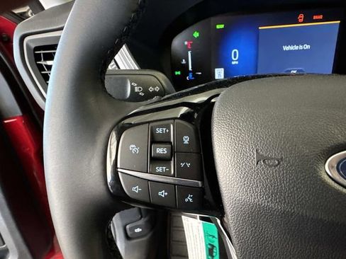 Used 2025 Ford Escape SE image 17