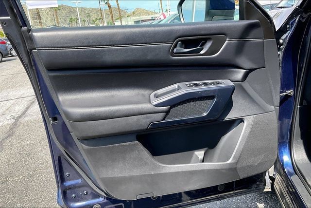 Certified 2025 Nissan Pathfinder SV AWD/4WD image 22