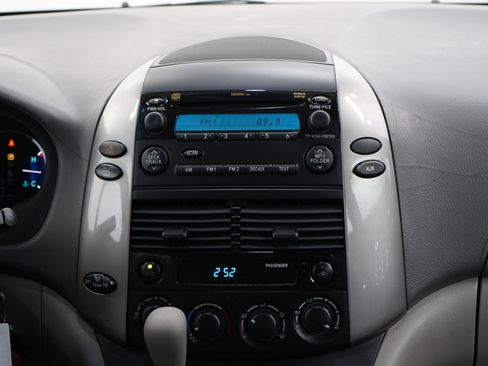 Used 2006 Toyota Sienna LE AWD/4WD image 16