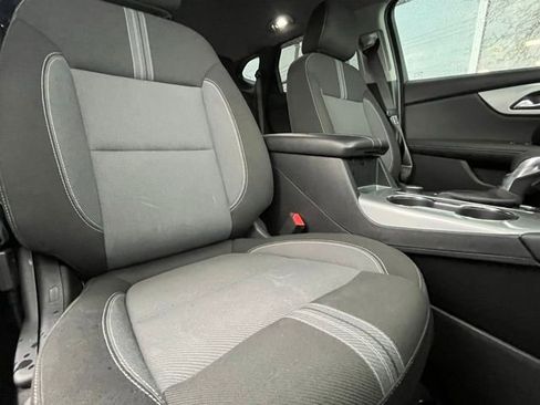 Used 2025 Chevrolet Blazer LT AWD/4WD image 29
