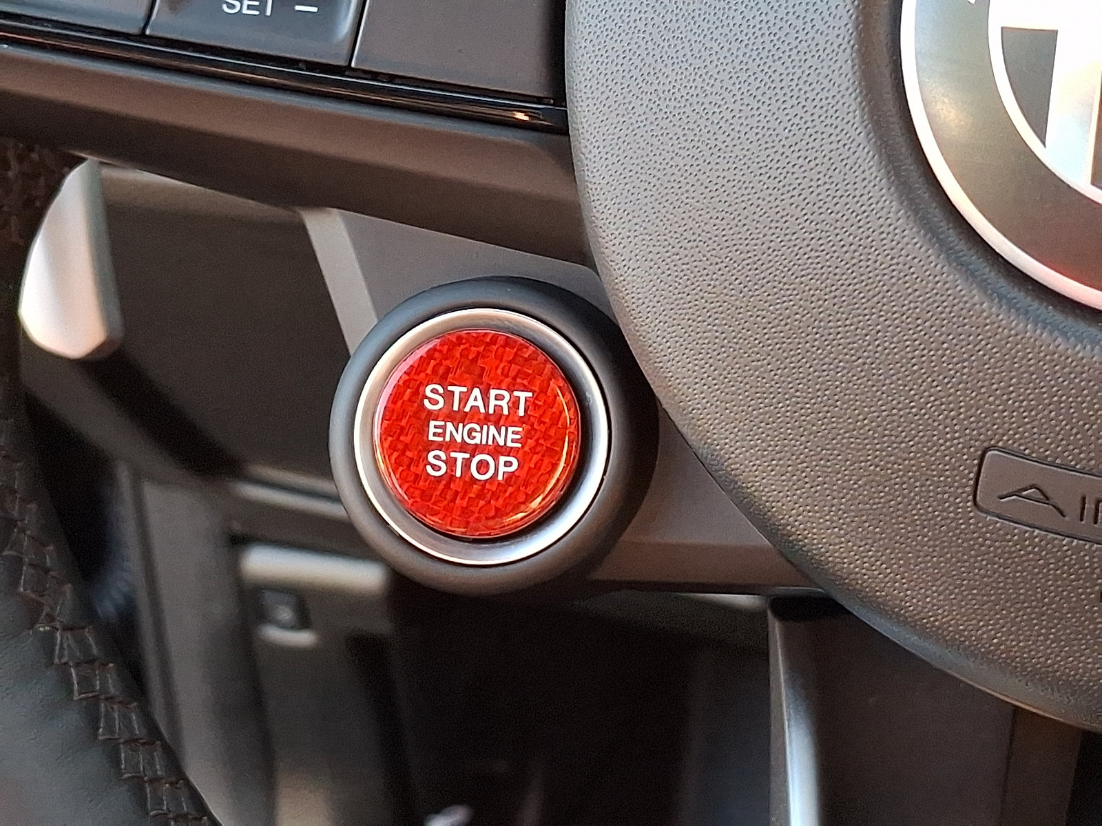 Used 2025 Alfa Romeo Giulia AWD w/ Veloce Package AWD image 28