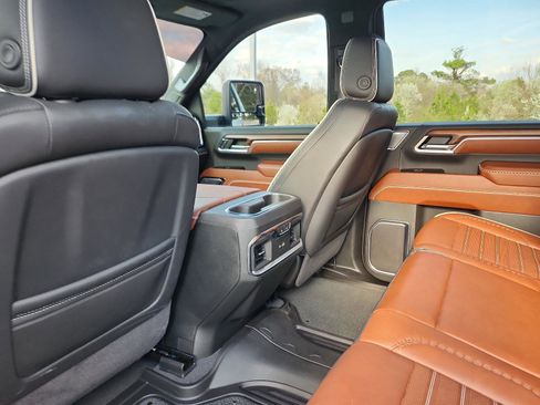 Certified 2024 GMC Sierra 2500 Denali Ultimate image 16