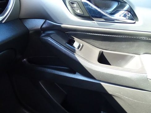 Used 2020 Chevrolet Traverse LT FWD image 10