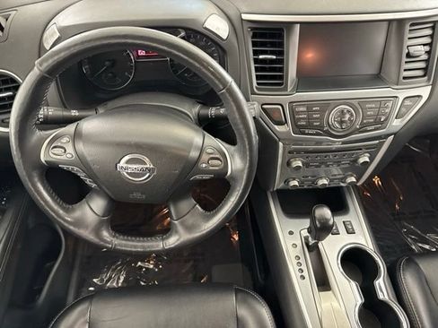 Used 2019 Nissan Pathfinder SL FWD image 22