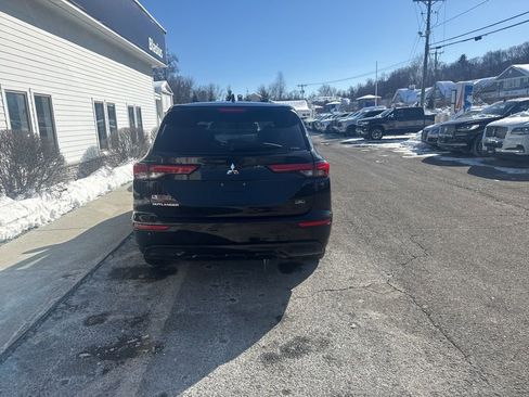 Used 2024 Mitsubishi Outlander SE Black Edition image 5