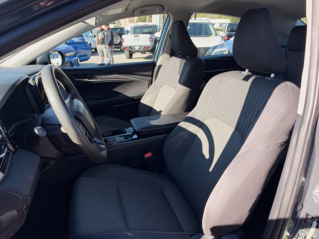 Used 2025 Toyota Camry LE FWD image 13