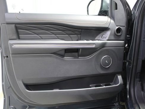Used 2023 Ford Expedition Platinum RWD image 9