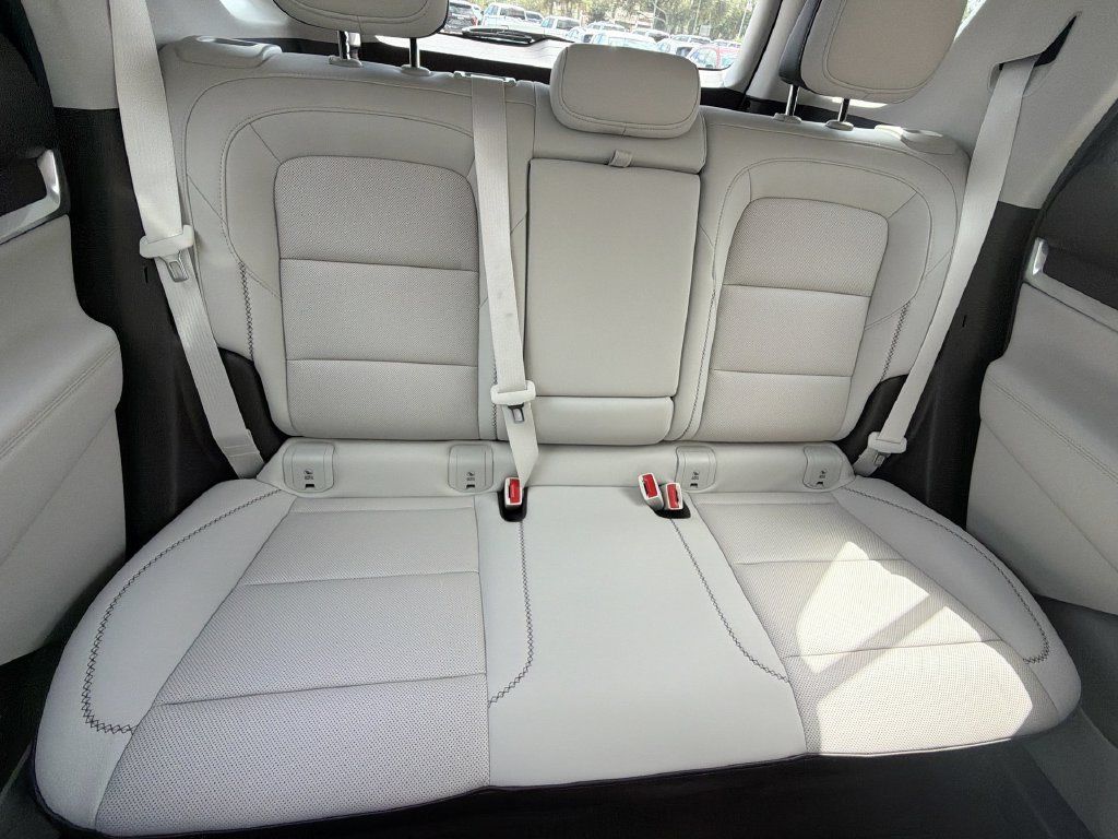 Used 2027 GMC Terrain Denali AWD/4WD image 15