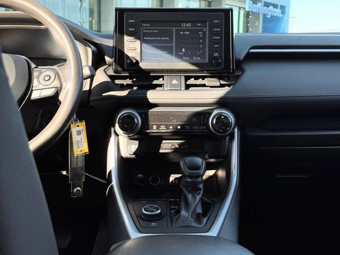 Used 2019 Toyota RAV4 LE w/ Carpet Mat Package image 18