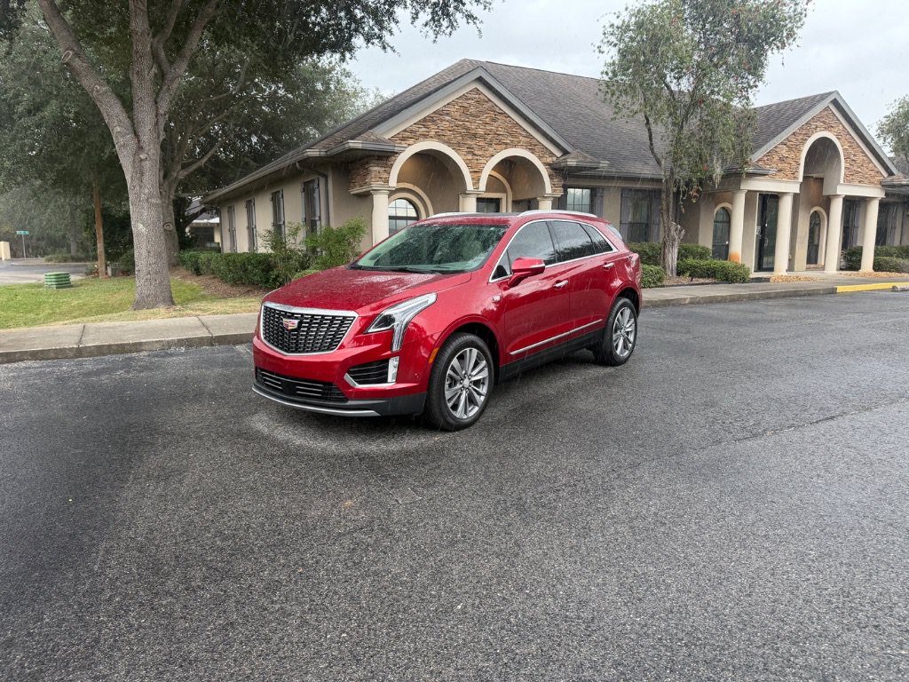 Used 2024 Cadillac XT5 Premium Luxury w/ Technology Package FWD image 4