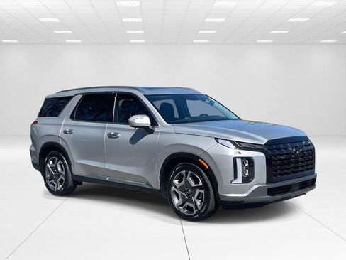 Used 2024 Hyundai Palisade Limited image 1