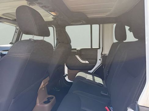 Used 2014 Jeep Wrangler Unlimited Sahara w/ Connectivity Group image 9