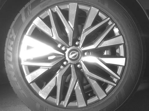 Used 2025 Nissan Altima 2.5 SV FWD image 13