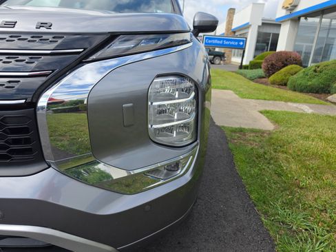 Used 2022 Mitsubishi Outlander SEL AWD/4WD image 9