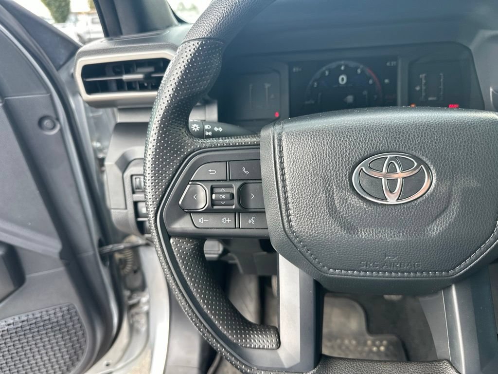 Used 2024 Toyota Tacoma SR w/ SR Upgrade Package AWD/4WD image 17