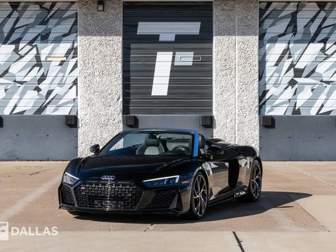Used 2021 Audi R8 V10 w/ Premium Package image 5