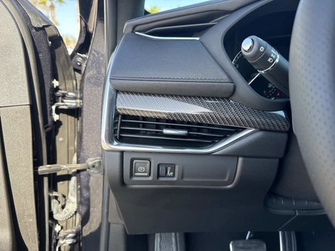 Used 2022 Cadillac XT4 Sport w/ Comfort Package image 32