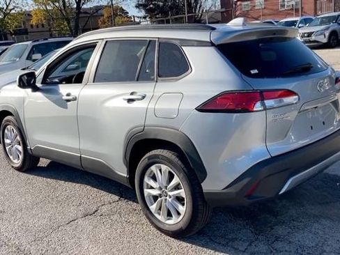 Used 2024 Toyota Corolla Cross LE image 4