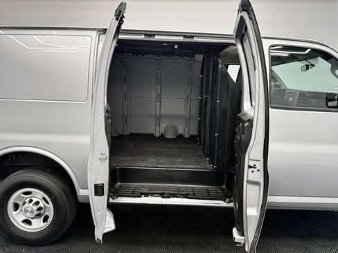 Used 2023 Chevrolet Express 2500 w/ Driver Convenience Package image 12