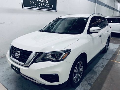 Used 2019 Nissan Pathfinder S FWD image 12