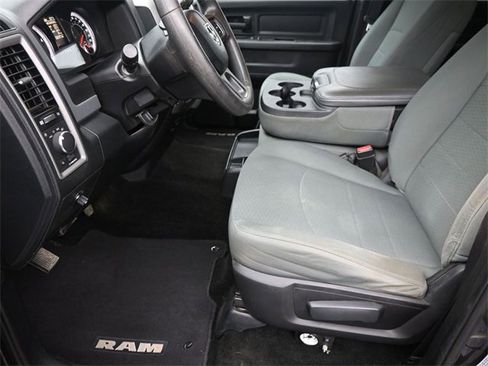 Used 2016 RAM 2500 Tradesman w/ Chrome Appearance Group image 13