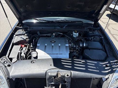 Used 2004 Cadillac De Ville Sedan w/ Equipment Group image 23