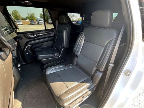Used 2021 GMC Yukon Denali w/ Denali Premium Package image 28