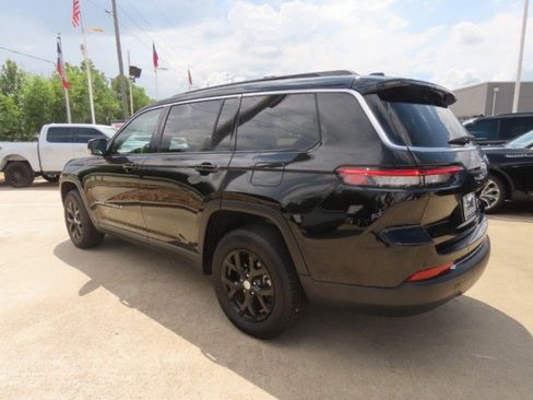 Used 2025 Jeep Grand Cherokee L Limited RWD image 15