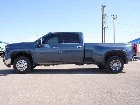 Used 2025 Chevrolet Silverado 3500 LTZ w/ LTZ Convenience Package AWD/4WD image 6