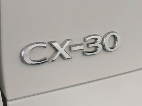 Used 2021 MAZDA CX-30 FWD 2.5 S w/ Select Package image 9
