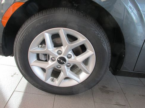 Used 2025 Kia Soul LX w/ LX Technology Package image 11