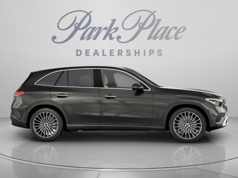 Used 2026 Mercedes-Benz GLC 300 4MATIC image 35