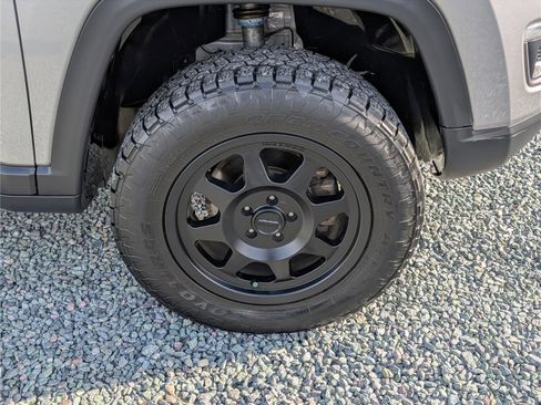 Used 2018 Jeep Compass Trailhawk image 10