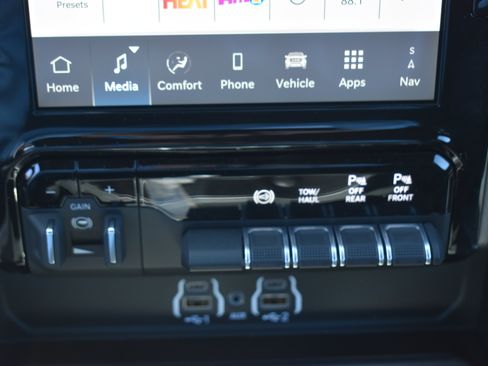 New 2026 RAM 3500 Big Horn AWD/4WD image 30