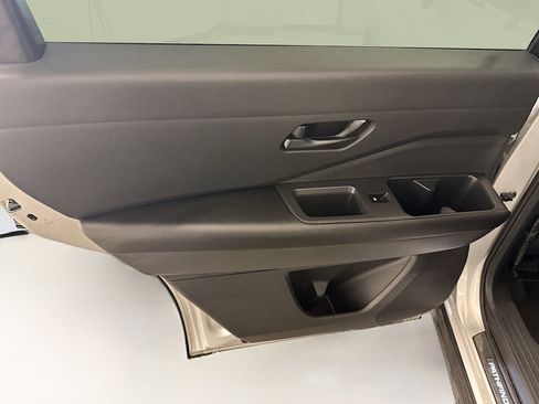 Used 2023 Nissan Pathfinder SV w/ SV Premium Package image 26