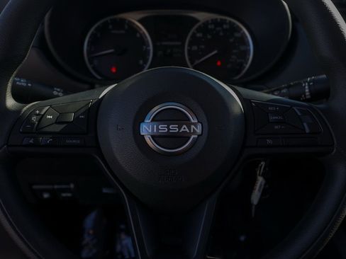 Used 2025 Nissan Versa S w/ Trunk Package image 29