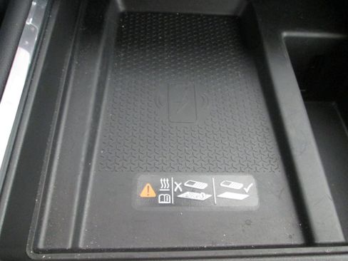 New 2025 GMC Acadia Elevation image 24