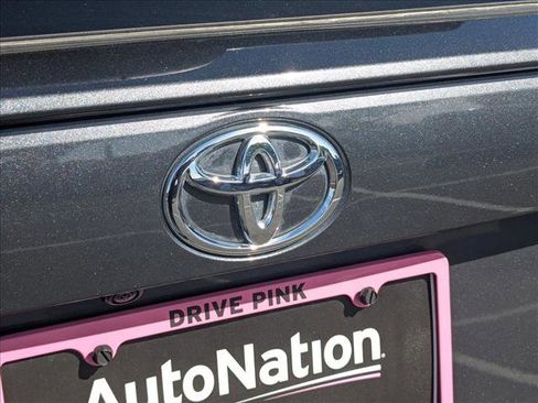 Used 2025 Toyota RAV4 XLE FWD image 30