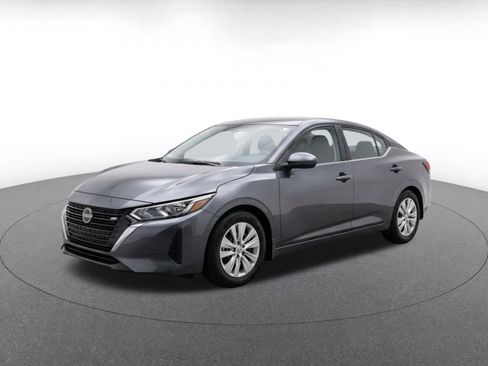 Used 2025 Nissan Sentra S FWD image 3