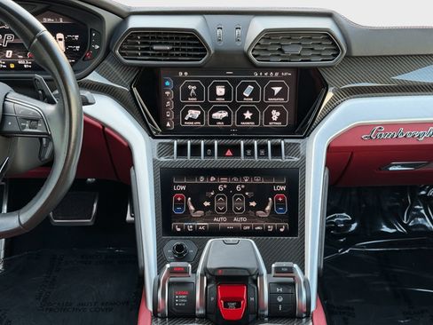 Used 2022 Lamborghini Urus AWD/4WD image 15