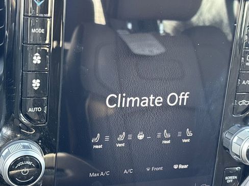 Used 2024 RAM 3500 Limited w/ Safety Group image 41