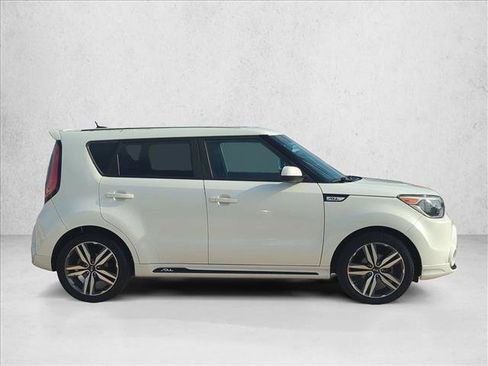 Used 2016 Kia Soul + w/ Soulful Package FWD image 4