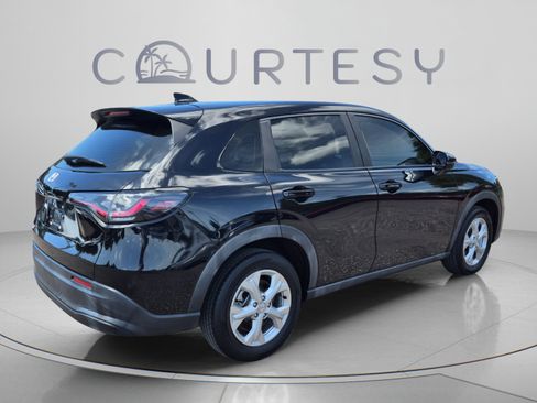 Used 2023 Honda HR-V LX image 5