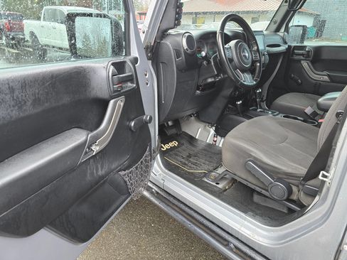 Used 2016 Jeep Wrangler Unlimited Sport image 25
