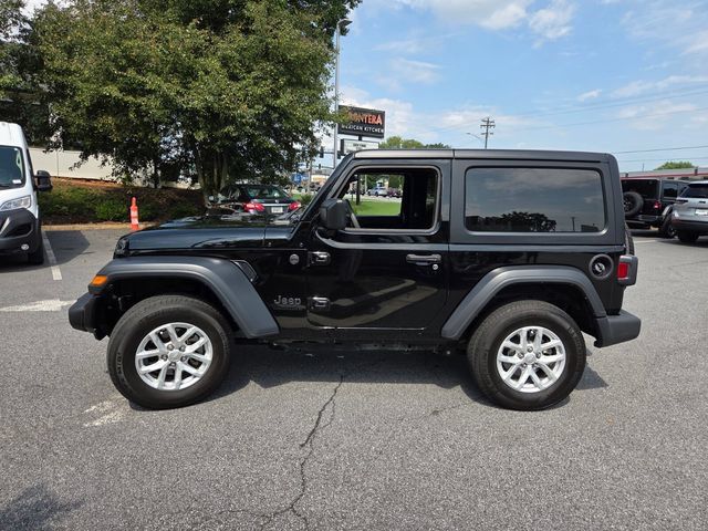Used 2023 Jeep Wrangler Sport AWD/4WD image 4