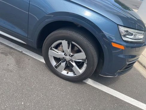 Used 2018 Audi Q5 2.0T Premium w/ Convenience Package AWD/4WD image 3