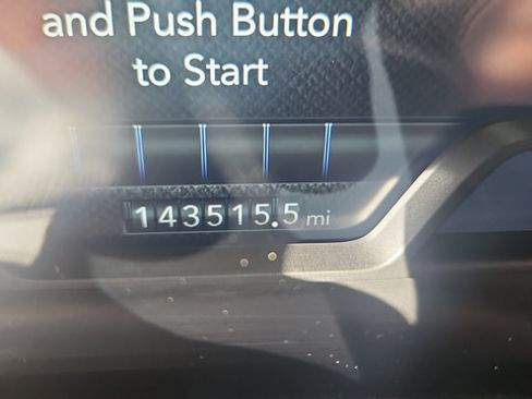 Used 2019 RAM 1500 Laramie AWD/4WD image 11