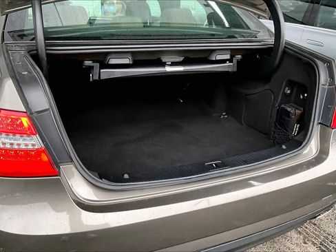 Used 2013 Mercedes-Benz E 350 BlueTEC Sedan image 36