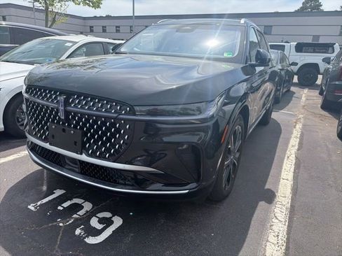 Used 2024 Lincoln Nautilus Reserve w/ Equipment Group 202A image 5