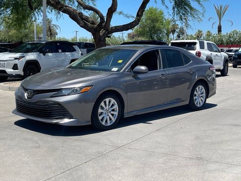 Used 2018 Toyota Camry LE FWD image 2